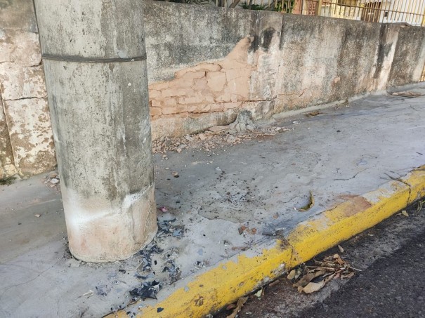 Dirigindo embriagado, homem foge da pol�cia, bate carro em muro de resid�ncia e acaba preso por furto