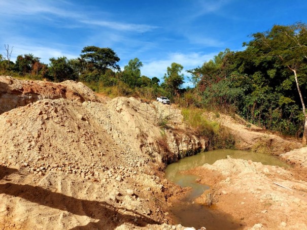 Sitiante � multado em mais de R$ 7,8 mil por degrada��es ambientais em �rea de Preserva��o Permanente