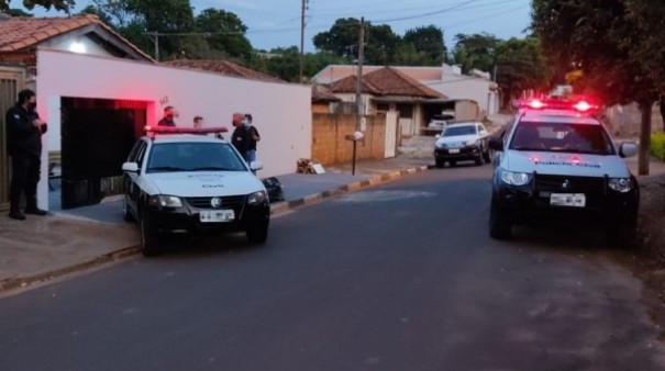 Pol�cia Civil prende mulher acusada de vender drogas a detentos da penitenci�ria de Fl�rida Paulista