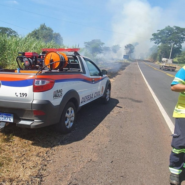 Incndio foi registrado em vegetao s margens da Vicinal que liga Osvaldo Cruz a Salmouro 