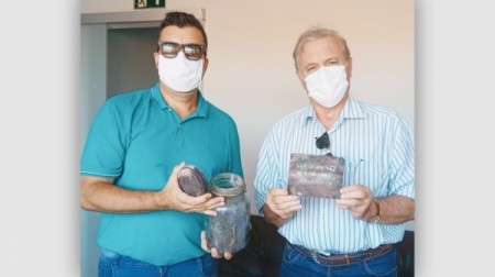 'Cápsula do tempo' com cerca de 70 anos é encontrada em obra, em Adamantina