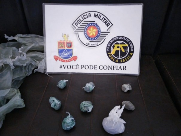 For�a T�tica prender mulher por tr�fico de drogas em Salmour�o