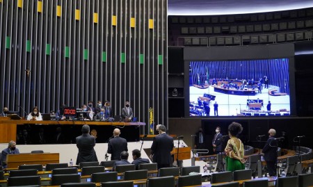 Congresso promulga emenda para pagamento de auxílio emergencial