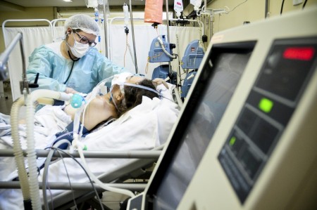 Enfermeiro da Santa Casa de Osvaldo Cruz desabafa sobre lotação de leitos de UTI Covid na região