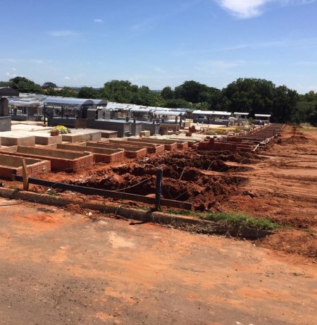 Aumento de mortes por Covid-19 faz com que 100 sepulturas sejam abertas no cemitério de Dracena