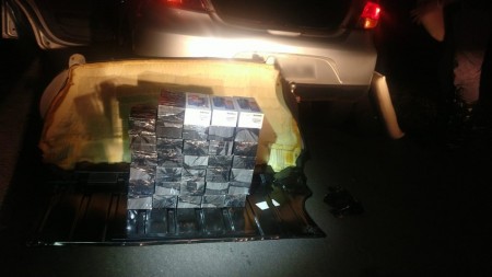 Celulares vindos do Paraguai são localizados pela Polícia Rodoviária em compartimento falso atrás de banco de veículo