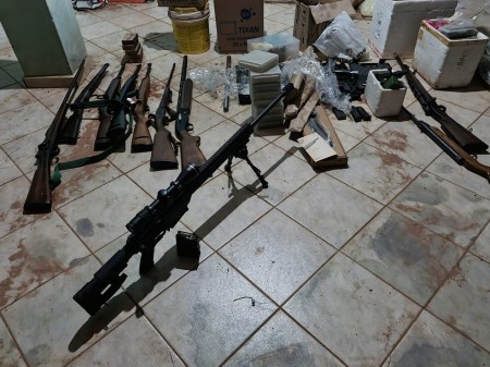 Polícia apreende armas na casa de dono de motel suspeito de matar funcionário a tiros