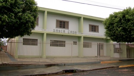 Mulher é presa em flagrante em Parapuã após desferir facada nas costas do marido