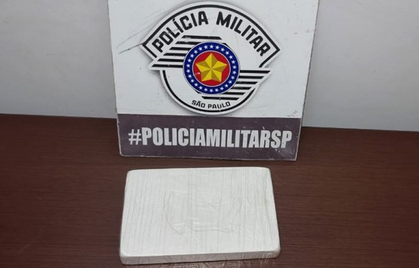 Mulher � presa com mais de um quilo de Coca�na em Vicinal de Queiroz