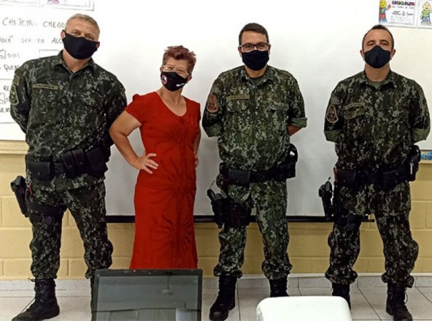 Polcia Ambiental de Tup realiza atividade sobre o meio ambiente em colgio 