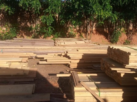 Fiscalização apreende quase 180m³ de madeiras e aplica multa de mais de R$ 53 mil em Presidente Prudente