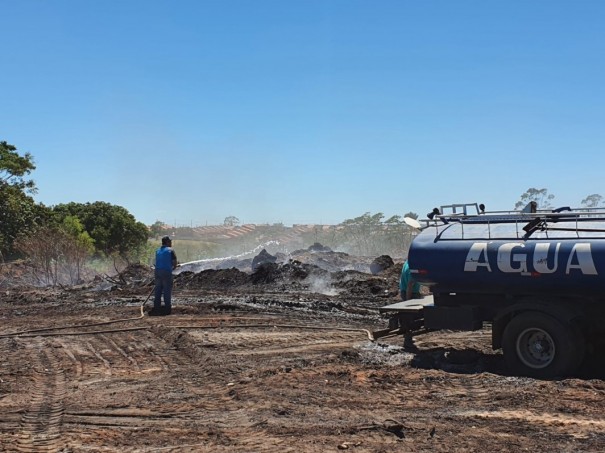 Secretaria de Opera��es Urbanas e Meio Ambiente de OC fazem a��o no antigo Ecoponto