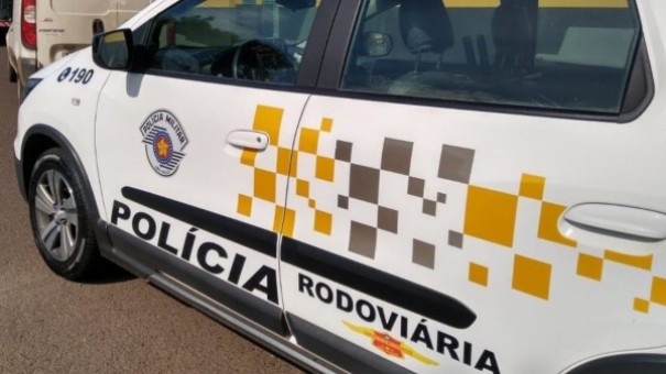 Morador de Adamantina  preso pela PM Rodoviria na praa de pedgio acusado de dirigir bbado