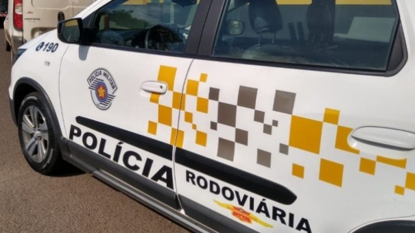 Morador de Adamantina � preso pela PM Rodovi�ria na pra�a de ped�gio acusado de dirigir b�bado