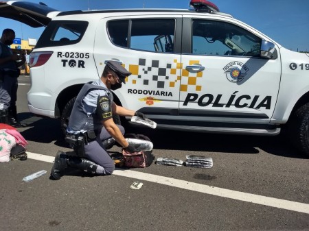 Mulheres são presas com haxixe dentro de bolsa em rodovia de Marília