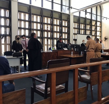 Tribunal do Júri condena acusados de assassinar mulher na frente do filho em Adamantina