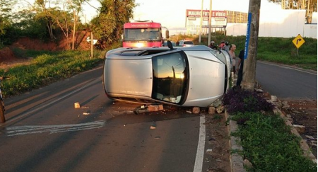 Acidente envolvendo carro e moto interdita a vicinal Lucélia  Adamantina