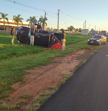Motorista é preso após tentar fugir da polícia, caminhonete tinha quase mil quilos de droga