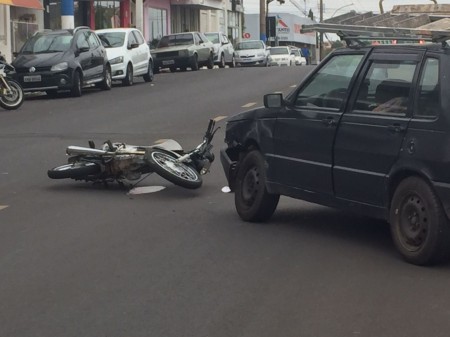 Motociclista fica ferido em acidente na Avenida Brasil, em OC