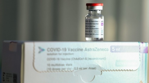 Covid-19: cai de 12 para 8 semanas prazo entre as doses da AstraZeneca