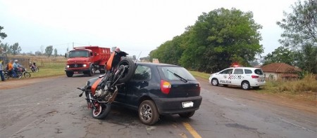 Motociclista fica ferido em colisão na SP-457 em Bastos