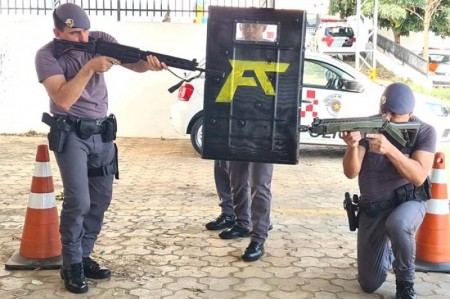 Força Tática da PM de Tupã realiza treinamentos de combate armado em área urbana