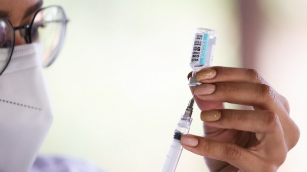 Sa�de de Adamantina estende vacina��o para pessoas com 14 anos a partir desta quinta (9)