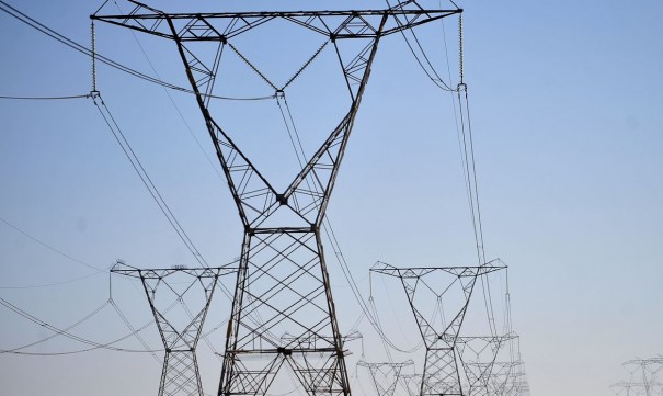 Governo anuncia leilo para compra simplificada de energia em outubro