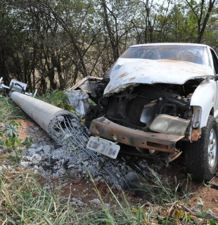 Acidente envolve três veículos na SP-294