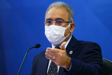 Queiroga prevê fim da obrigatoriedade de máscara ao ar livre em novembro