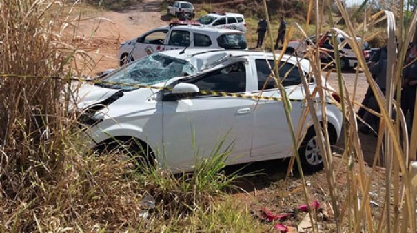 Presidi�rio que recebia atendimento em hospital, rende policial, toma arma e foge com carro de enfermeira em Paragua�u