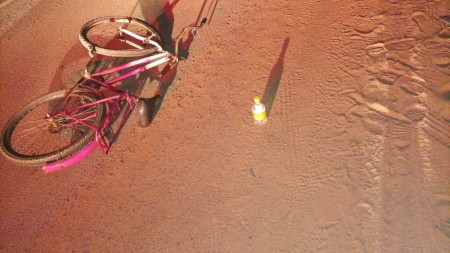 Homem fica gravemente ferido após acidente entre bicicleta e motocicleta na SP-294