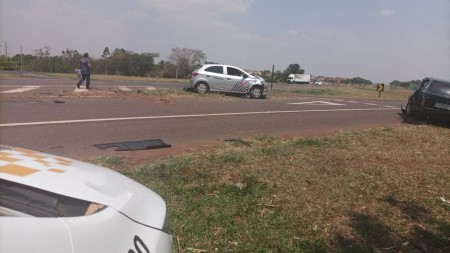 Carro oficial da Prefeitura de Monte Castelo envolve-se em acidente de trânsito com outros dois veículos na Rodovia da Integração