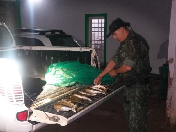 Pescadores s�o autuados por pesca irregular e recebem multa de quase R$ 6 mil em Luc�lia