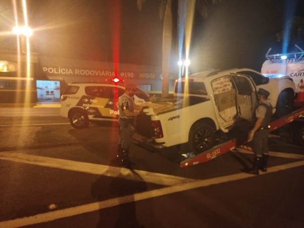 Pol�cia Rodovi�ria localiza cigarros contrabandeados em caminhonete abandonada em Anhumas