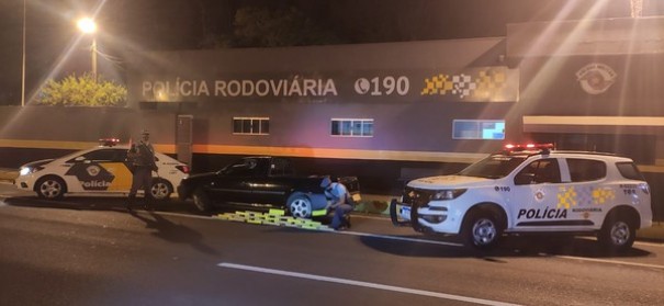 Ap�s persegui��o de picape, 22 kg de maconha s�o apreendidos pela Pol�cia Rodovi�ria
