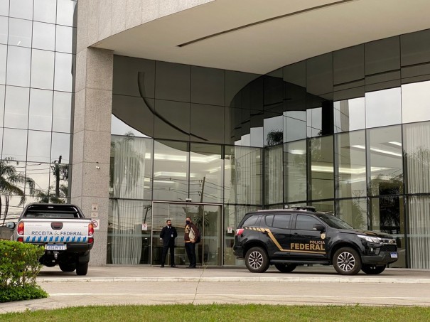 PF faz opera��o em SP contra alvo da CPI da Covid por suspeita de lavagem de dinheiro