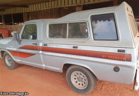 Caminhonete f-1000 é furtada na zona rural de Bastos