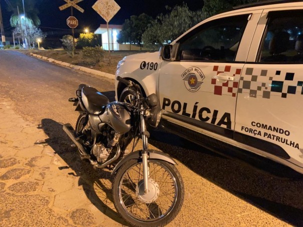 Pol�cia Militar apreende em flagrante menor por furto qualificado de uma moto em OC