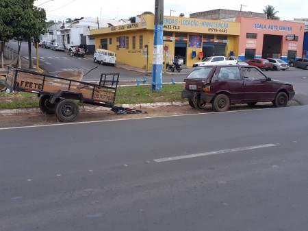 Acidente entre ônibus e carro foi registrado na Alameda Vasco Pigozzi em Osvaldo Cruz
