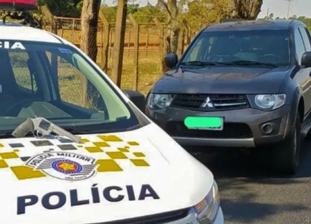 Motorista fica nervoso em abordagem policial e acaba preso por porte ilegal de arma de fogo