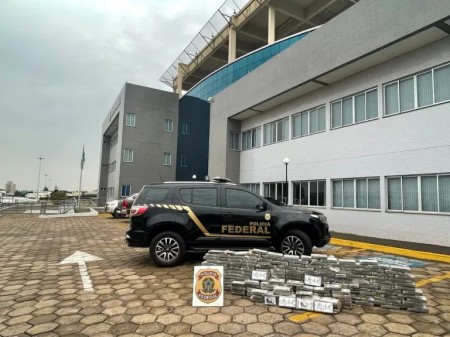 Dois homens são presos com 250 quilos de cocaína em caminhão