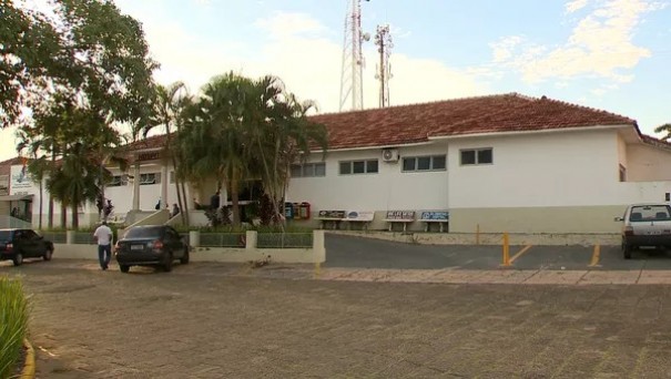 Rapaz � assassinado a golpes de fac�o dentro da Santa Casa de Miseric�rdia de Santo Anast�cio