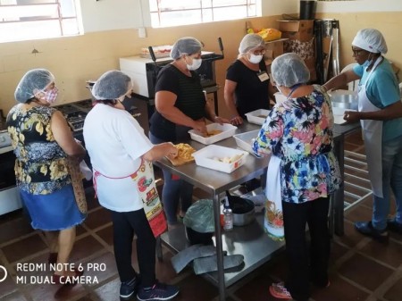 FLORA RICA: Curso de processamento de frutas forma sua primeira turma