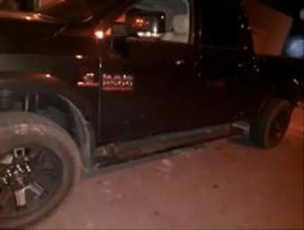 Ap�s motorista fazer manobras de dire��o perigosa em Dracena, Pol�cia Militar apreende caminhonete de luxo importada