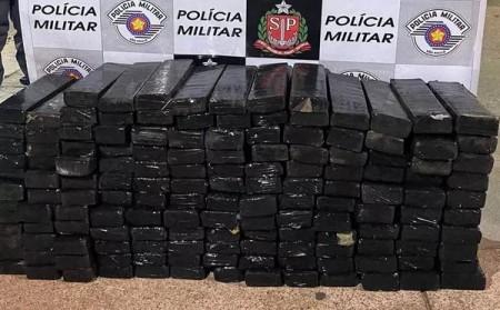 Polícia Militar apreende em Presidente Venceslau quase 140 quilos de maconha transportados em carro roubado no Rio de Janeiro