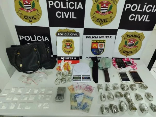 'Vov� do tr�fico' � presa em flagrante por guardar drogas em casa e usar faca para amea�ar policiais em Presidente Prudente