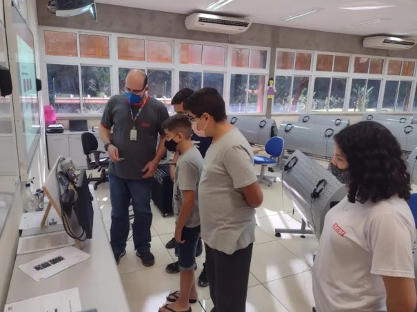 Escolas Sesi na regio oferecem 900 vagas em curso gratuito de programao e robtica para a comunidade