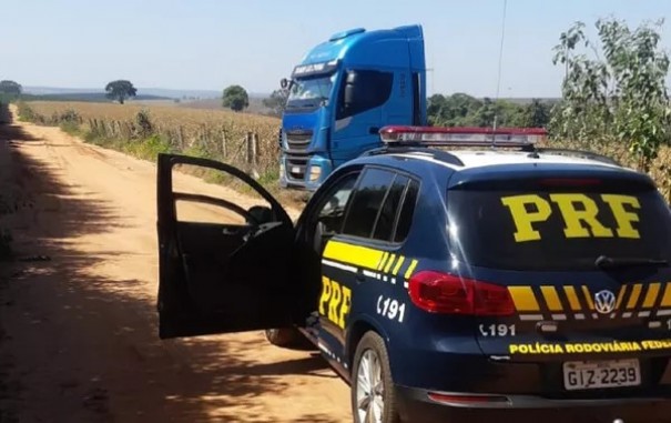 PRF prende caminhoneiro suspeito de envolvimento em roubo de carga no interior de SP