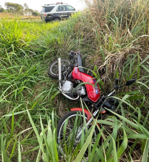 Ladr�o esconde em matagal motocicleta furtada, mas Pol�cia Civil recupera ve�culo e o devolve ao propriet�rio